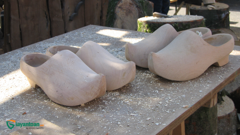 Sabots – hình thức giày bảo hộ sơ khai nhất
