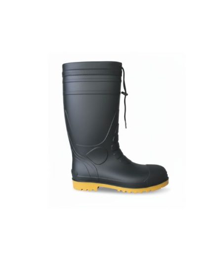 Hình ảnh góc nghiêng của giày ủng bảo hộ COV UC-801 màu đen đế vàng, thiết kế cao cổ.